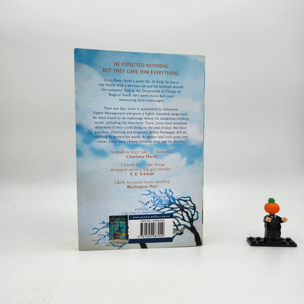 The House in the Cerulean Sea (Cerulean Chronicles #1)