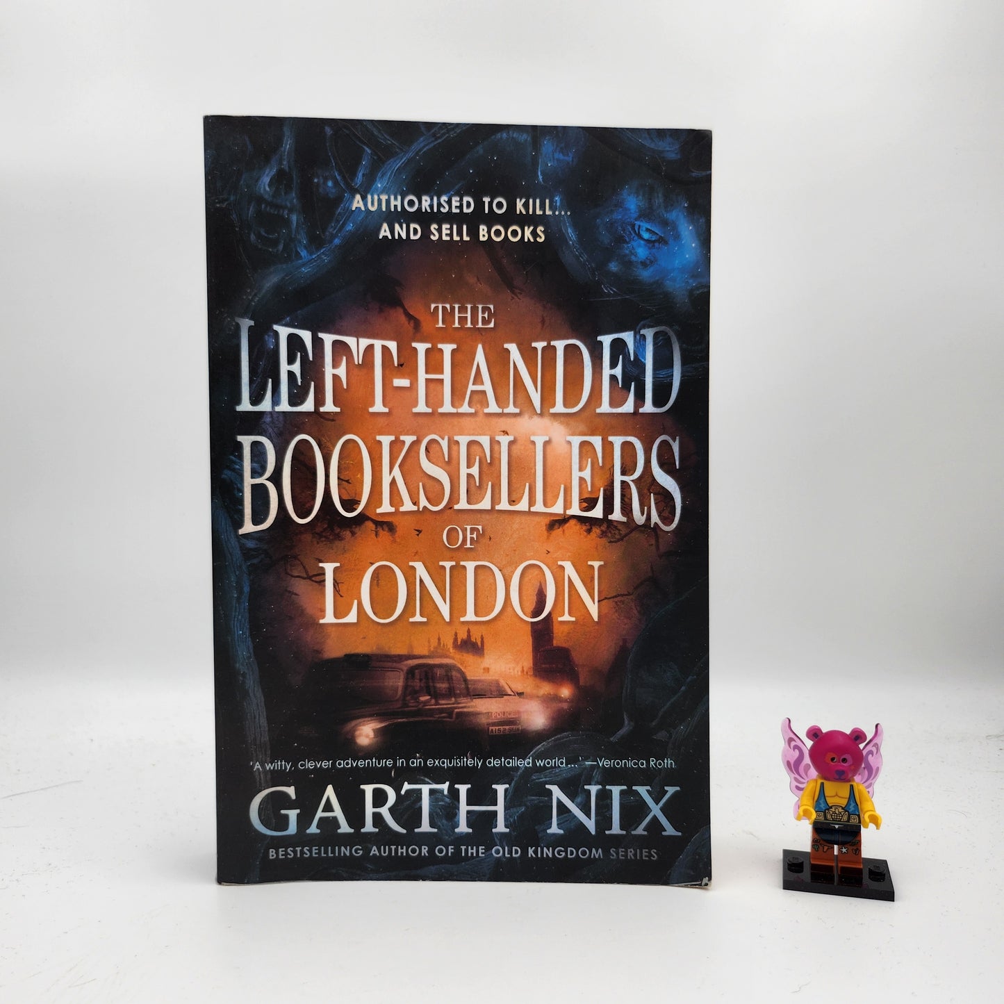 The Left-Handed Booksellers of London (Left-Handed Booksellers of London #1) - Garth Nix
