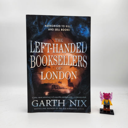 The Left-Handed Booksellers of London (Left-Handed Booksellers of London #1) - Garth Nix