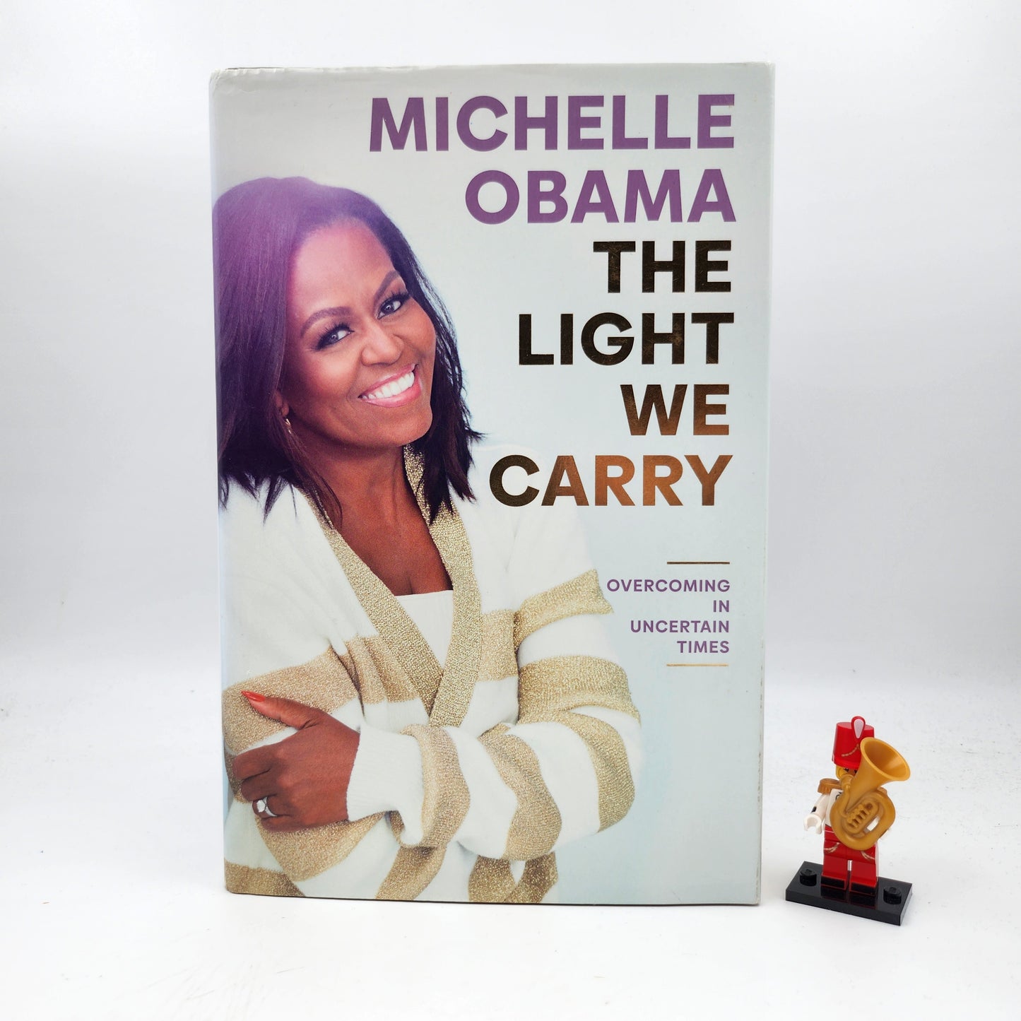 The Light We Carry: Overcoming in Uncertain Times - Michelle Obama