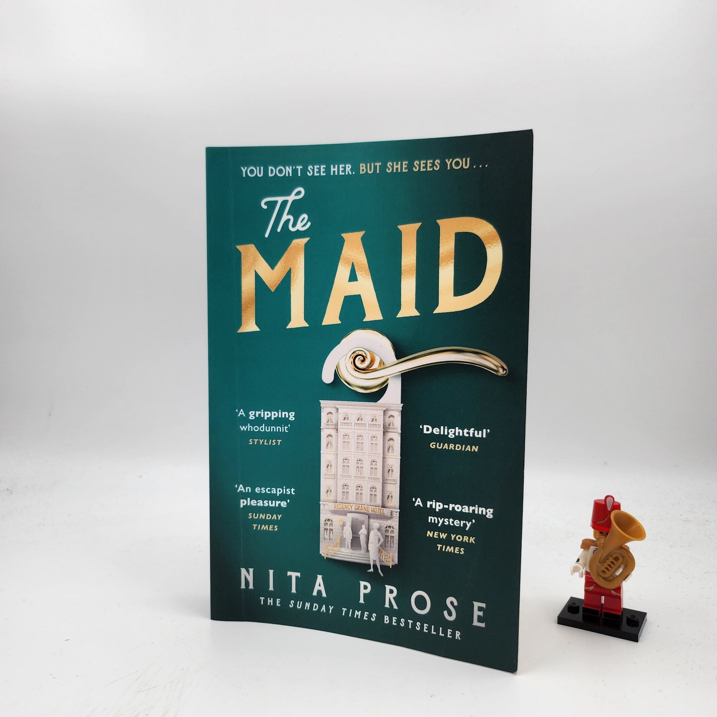T­he Ma­id (Molly the Maid #1)