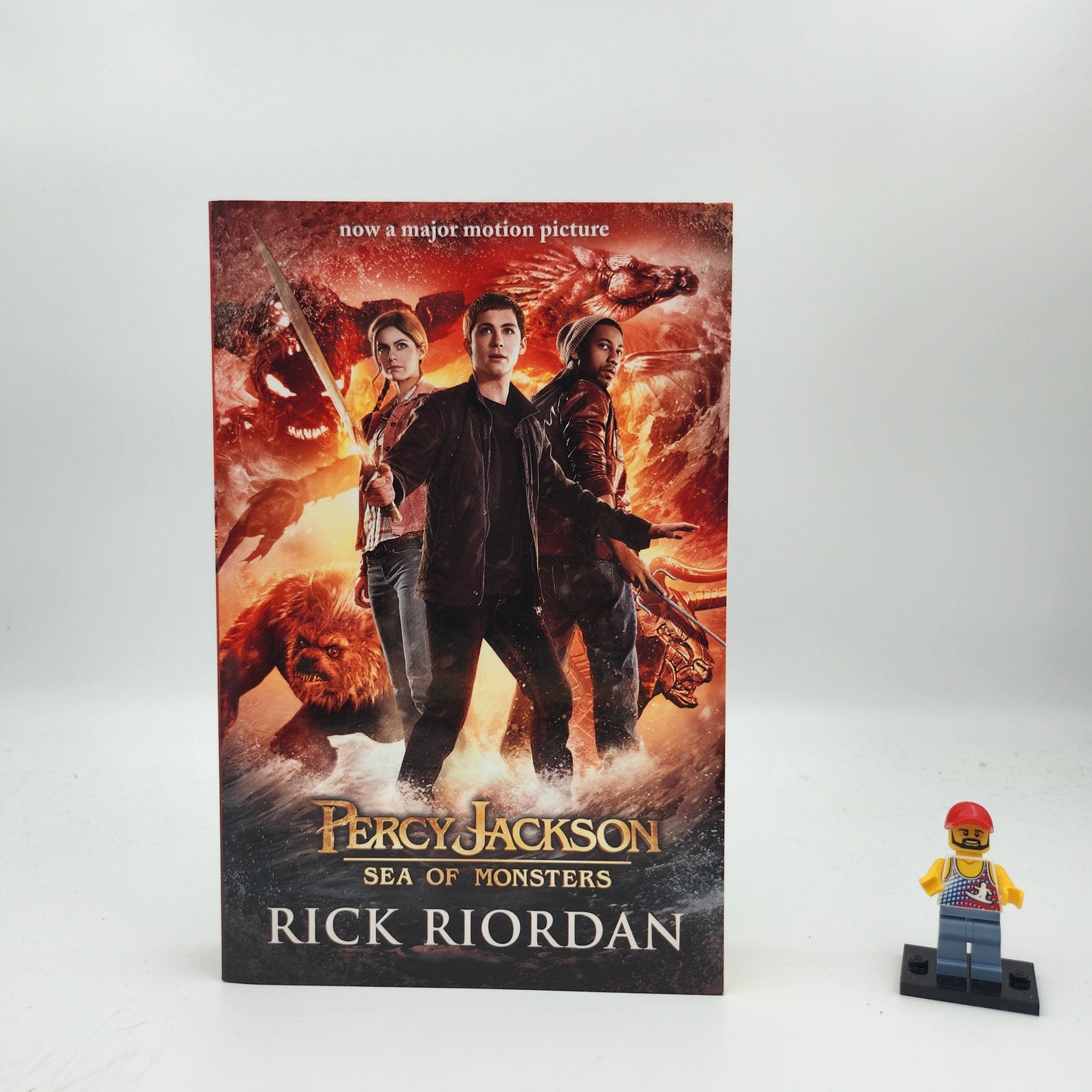 Percy Jackson and the Sea of Monsters (Percy Jackson and the Olympians #2) - Rick Riordan