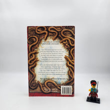 Load image into Gallery viewer, The Shadowlands (Deltora Shadowlands #3)  - Emily Rodda
