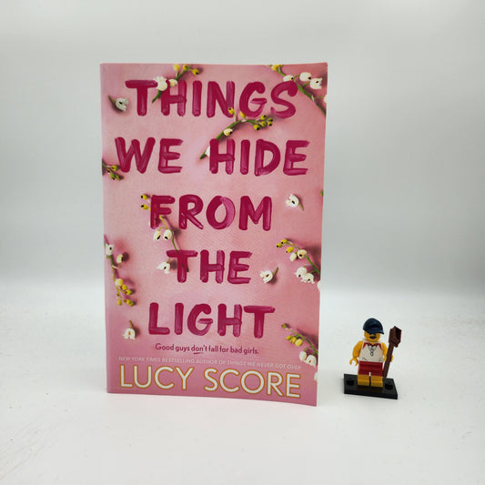 Things We Hide From the Light (Knockemout #2) - Lucy Score