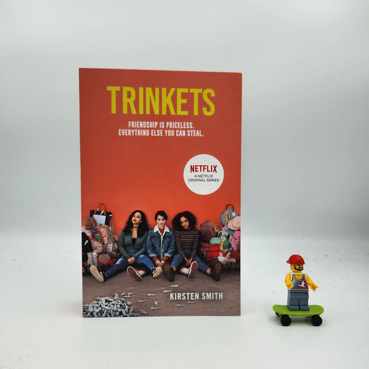 Trinkets - Kirsten Smith