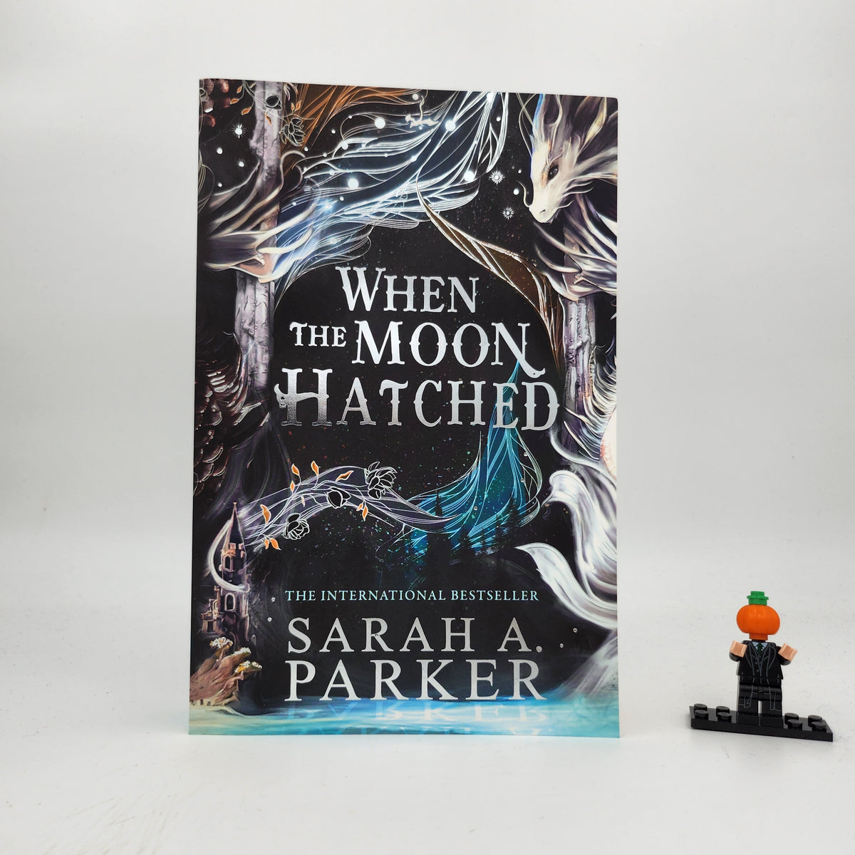 When the Moon Hatched (Moonfall #1)
